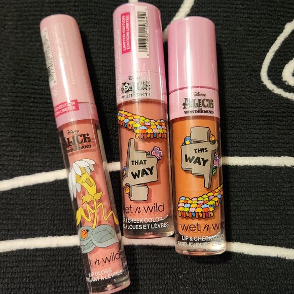 Wet N Wild Alice In Wonderland Lip & Cheek Collection - Picture 1 of 3